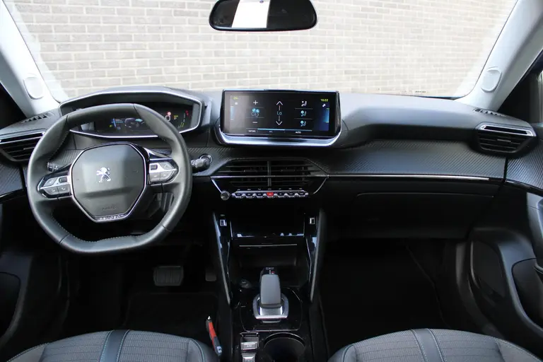 Peugeot e-2008 EV Allure Pack 50 kWh Navigatie, CruiseControl, Keyless Start, Airco, Applecarpl./Andr. Auto afbeelding 10