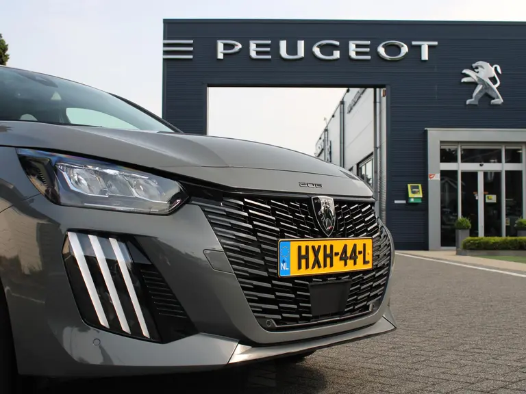 Peugeot 208 Allure 1.2 Hybrid 100PK e-DCS6 Automaat Navigatie, Achteruitrijcamera, Stoelverwarming, Adaptieve Cruise Control afbeelding 3