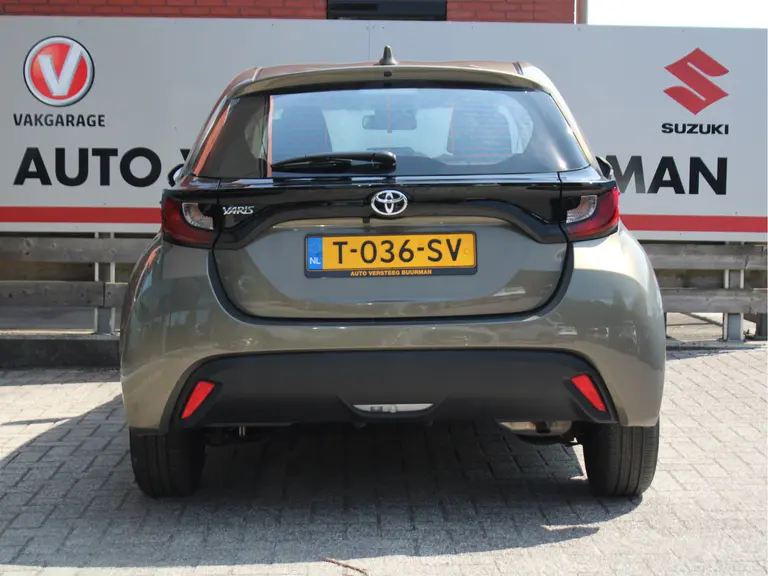 Toyota Yaris 1.0 VVT-i Active Achteruitrijcamera, Bluetooth, Cruise Control Adaptief, Airco afbeelding 11