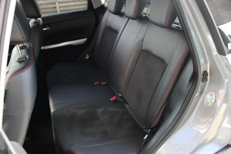 Suzuki Vitara 1.4 S Adaptieve Cruise Control, Parkeersensoren Voor en Achter, Climate Control, Navigatie, Stoelverwarming afbeelding 6