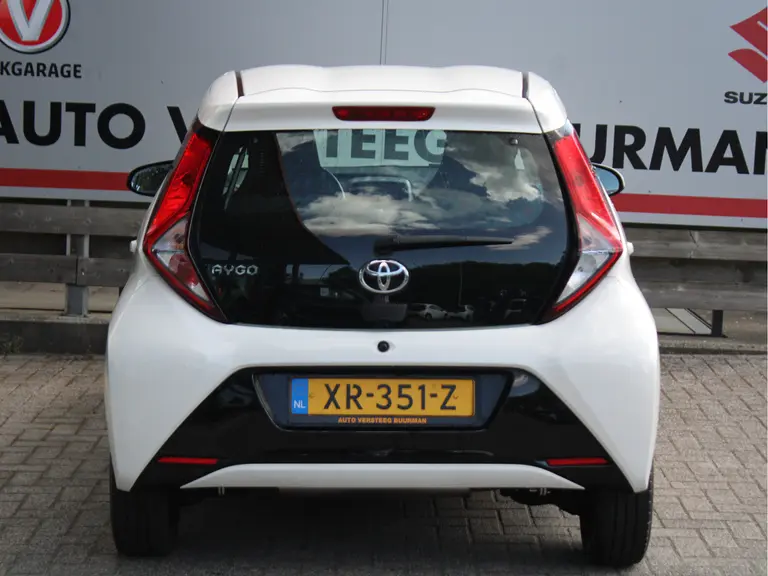 Toyota Aygo 1.0 VVT-i x-play Navigatie, Achteruitrijcamera, Carplay/Android Auto, Bluetooth, Airco afbeelding 14