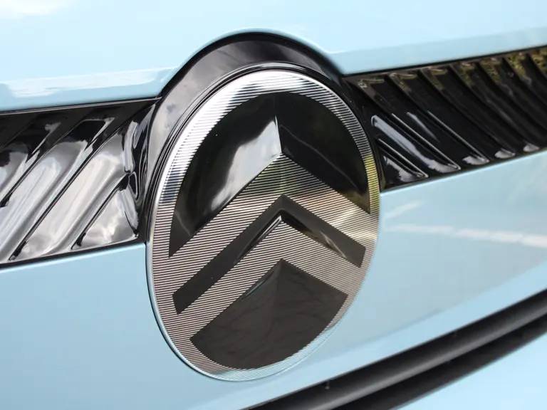 Citroën C3 Aircross Plus 1.2 Turbo 100pk Achteruitrijcamera, Climate Control, Cruise Control, Apple Car Play, Android Auto Navigatie afbeelding 9