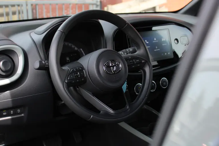 Toyota Aygo X 1.0 VVT-i S-CVT Pulse Automaat Adaptieve Cruise Control, Carplay/Android Auto, Achteruitrijcamera, Airco afbeelding 5