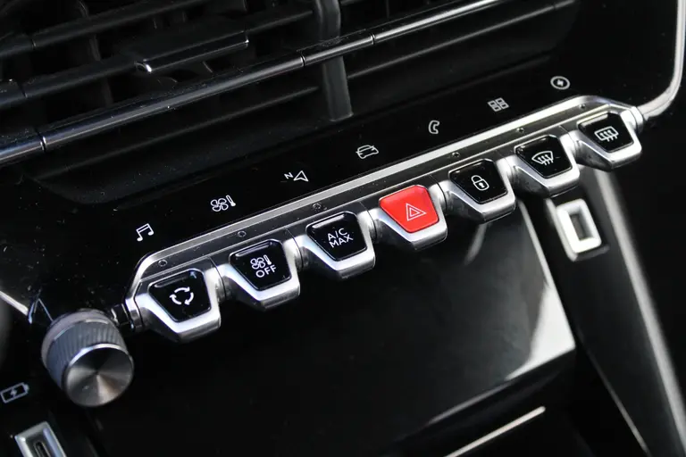 Peugeot e-2008 EV Allure Pack 50 kWh Navigatie, CruiseControl, Keyless Start, Airco, Applecarpl./Andr. Auto afbeelding 23