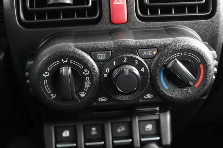 Suzuki Jimny 1.5 Allgrip Pro Bull-Bar, Terreinbanden met LM-Velgen, Dakrek met Trap, Origineel NL afbeelding 22