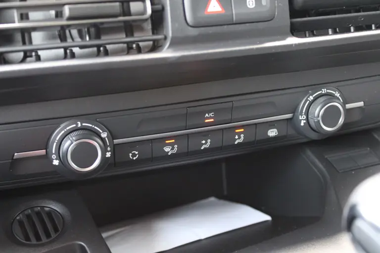 Citroën Berlingo 1.5 BlueHDi 100 S&S L2 Dodehoek detectie, Stoelverm., Achteruitrijcamera, Airco, Navigatie, Digitaal display afbeelding 25