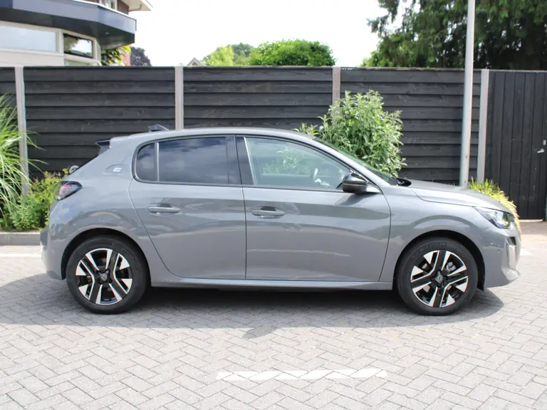 Peugeot e-208 Allure 51 kWh 156PK Navigatie, Rondomzichtcamera, Parkeersensoren, Apple Carplay, Android Auto afbeelding 8