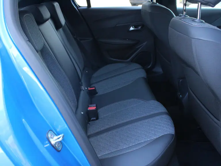 Peugeot 208 Allure 1.2 PureTech 100PK Navigatie, Camera achter, Apple Carplay/Android auto afbeelding 34