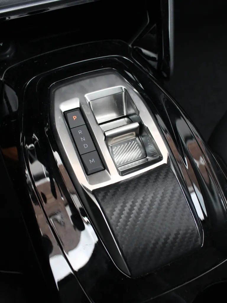 Peugeot 208 Hybrid 100PK e-DCS6 Allure Automaat Navigatie, Camera achter, Stoelverwarming afbeelding 27