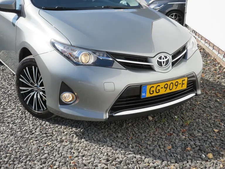 Toyota Auris 1.6 Now, 2e Eig. Parkeersensoren en Navigatie, Cruise en Climate Control afbeelding 26