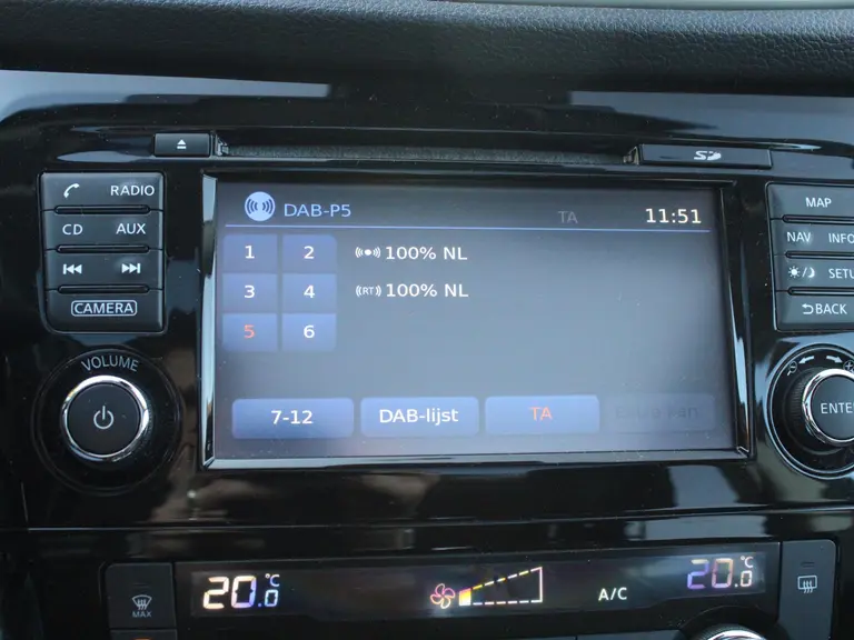 Nissan QASHQAI N-Connecta 1.2 115PK X-Tronic CVT Automaat Navigatie, Rondomzicht Camera, DAB, Panoramadak, Parkeersensoren Voor & Achter afbeelding 26