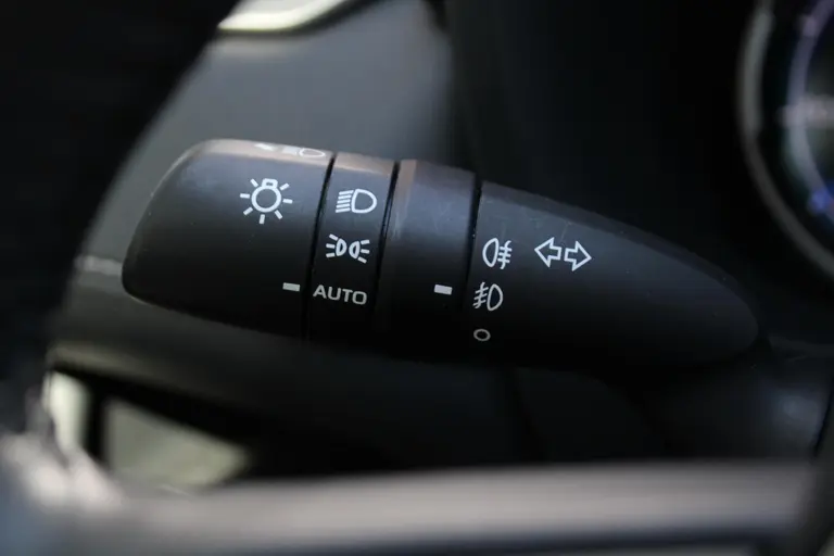Toyota RAV4 2.5 Hybrid AWD Style 1.650 KG Trekgewicht, stuur- Camera, Parkeersensoren voor en achter afbeelding 29