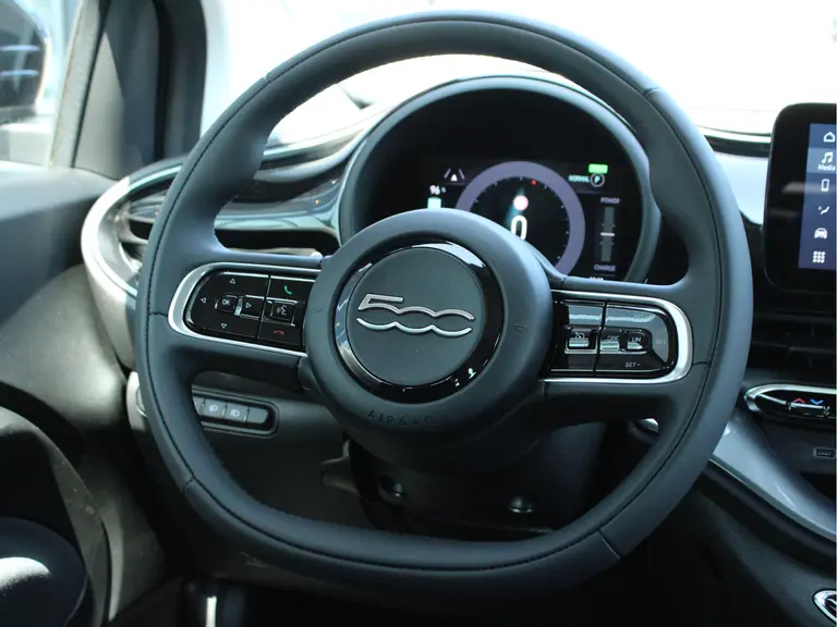 Fiat 500 42 kWh inclusief batterijtest Cruise en Climate Control, Parkeersensoren Voor en Achter, Carplay/Android Auto afbeelding 28