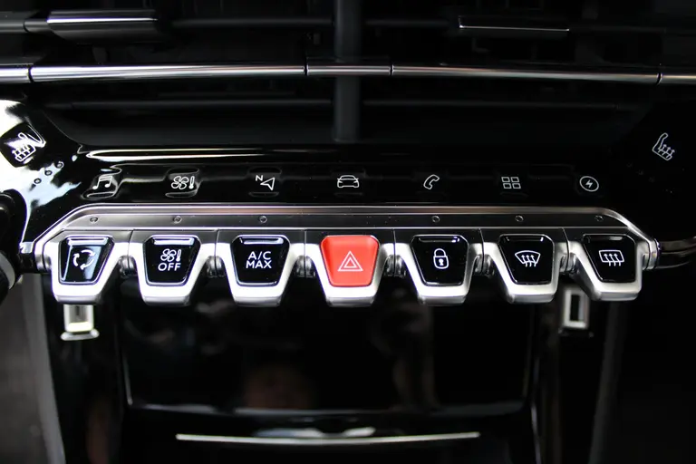 Peugeot e-208 EV GT 350 50 kWh Inclusief batterijtest Panoramadak, Navigatie, Cruise/Climate control, Apple carplay/Android auto, afbeelding 23