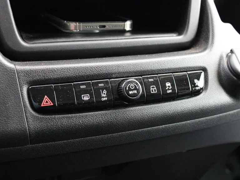 Peugeot Boxer 2.2 BlueHDi 140PK L2H2 3.5t EAT8 Automaat Navigatie, Achteruitrijcamera, Trekhaak, Climate Control, Apple Carplay, Android Auto afbeelding 30