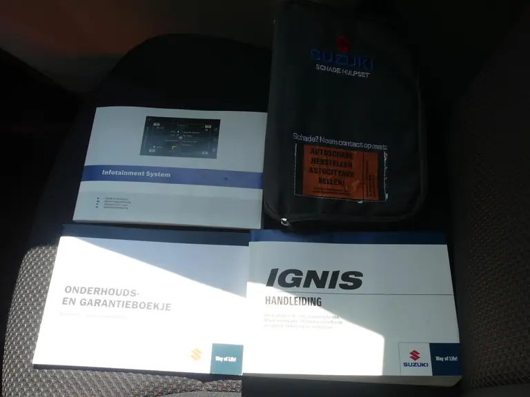 Suzuki Ignis 1.2 Smart Hybrid Stijl Navi, Allseason banden, Cruise control, Climate control afbeelding 30