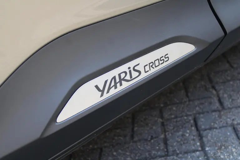 Toyota Yaris Cross 1.5 Hybrid Active Automaat, Airco, Adaptive CruiseControl, Achteruitrijcamera, 16"inch LM velgen. Gereserveerd afbeelding 28