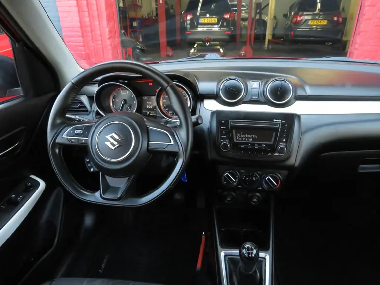 Suzuki Swift 1.2 Smart Hybrid, Dealer onderhouden, LM-Velgen, Alcantara bekleding en Dakspoiler afbeelding 13