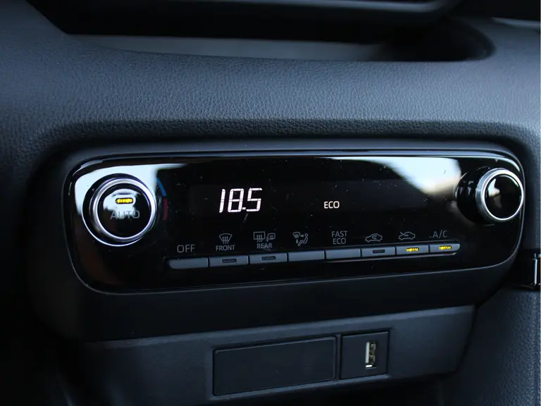 Toyota Yaris 1.5 Hybrid Active Automaat Adaptieve Cruise en Climate Control, Carplay/Android Auto, Achteruitrijcamera afbeelding 18