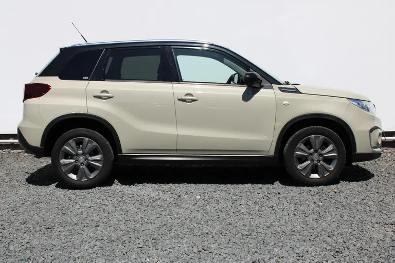 Suzuki Vitara 1.0 Boosterjet Select Achteruitrijcamera, Trekhaak, Navigatie, Cruise Control afbeelding 12
