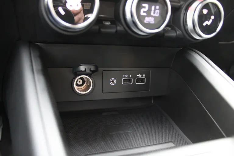 Mitsubishi Colt 1.0T MT Intense Cruise/Climate control, 16"LM velgen, Camera, Apple Carplay/Andr.auto, Parkeersensoren V+A, afbeelding 24