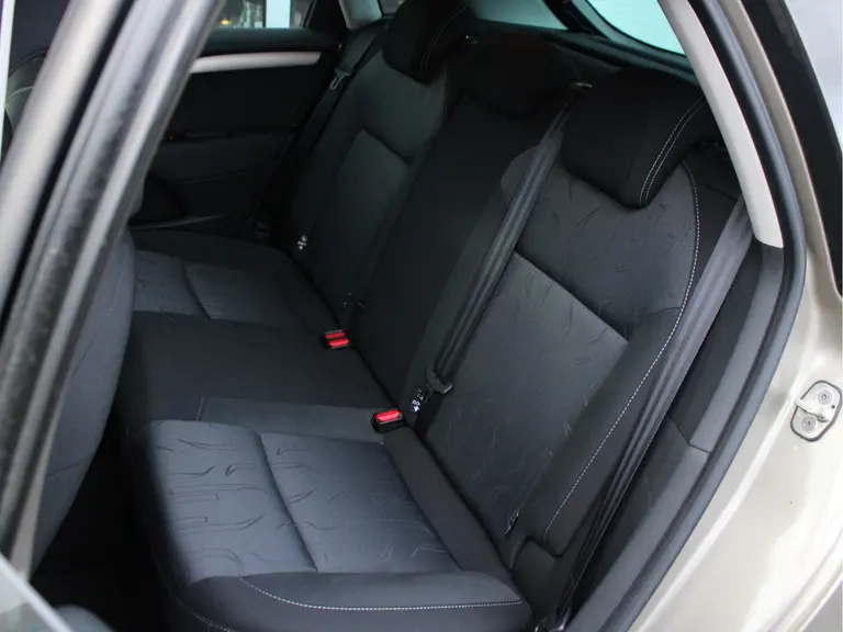 Citroën C4 1.6 VTi Tendance Automaat Trekhaak, Cruise en Climate Control, Dimmende Binnenspiegel afbeelding 8