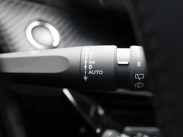 Peugeot e-208 Style 50 kWh 136PK Navigatie, Parkeersensoren voor & achter, Stoelverwarming, Led Koplampen afbeelding 20