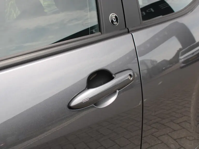 Toyota Yaris Dynamic 1.5 Hybrid 115PK Automaat Lichtmetalen velgen, Achteruitrij camera, Climate Control, KeylessEntry, AppleCarplay/Android Auto Navigatie afbeelding 11