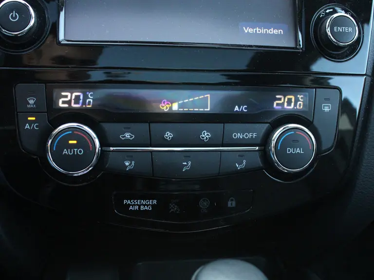 Nissan QASHQAI 1.2 115PK N-Connecta X-Tronic CVT Automaat Navigatie, Rondomzicht Camera, DAB, Panoramadak, Parkeersensoren Voor & Achter afbeelding 30