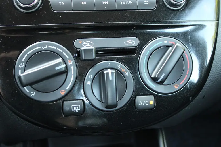 Nissan Pulsar 1.2 DIG-T Visia, Cruise Control en Bluetooth. afbeelding 15
