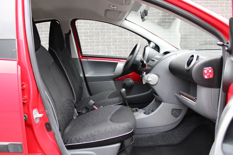 Peugeot 107 1.0-12V XS Radio, Airco, Elektr. Ramen, Toerenteller, 29.000 km! afbeelding 19