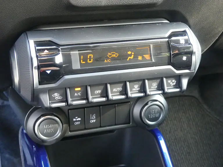 Suzuki Ignis 1.2 Smart Hybrid Style Navigatie, Achteruitrijcamera, Cruise Control afbeelding 17