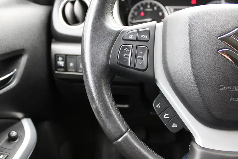 Suzuki Vitara 1.6 Exclusive, 1e Eig. Dealer onderhouden, Bull-Bar en Side-Bars, afbeelding 22