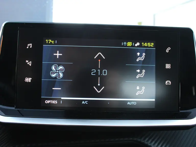 Peugeot e-208 EV Style 50 kWh Navigatie, Keyless, Stoelverwarming, Parkeersensoren Voor & Achter, Apple Carplay, Android Auto afbeelding 26