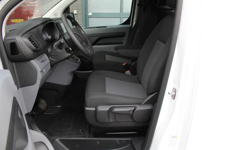 Citroën Jumpy Club M 50 kWh Cruise control, Airco, Apple carplay/Android auto, Radio, Elek.bediende ramen en spiegels afbeelding 30
