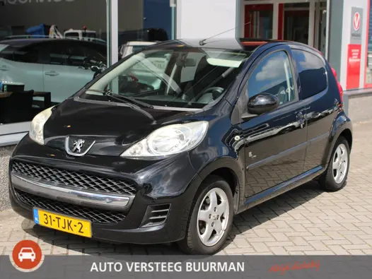 Peugeot 107 1.0-12V Black & Silver Airconditioning, Complete onderhoudshistorie, Leer/Alcantara bekleding, Lichtmetalen velgen.