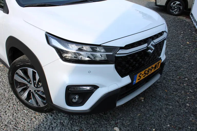 Suzuki S-Cross 1.5 Hybrid Style, Automaat, Trekhaak ORG NL met 6 jaar Fabrieksgarantie! 360 Camera, Draadloos Carplay en Dealer onderhouden! afbeelding 32
