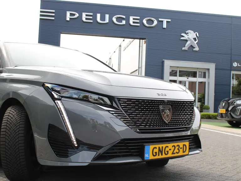 Peugeot e-308 SW GT 54 kWh 156PK Navigatie, Achteruitrijcamera, Stoel en Stuurverwarming, Parkeersensoren Voor & Achter afbeelding 3
