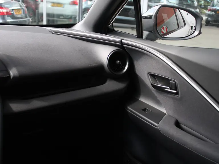 Toyota C-HR 1.8 Hybrid 140 First Edition Automaat 360° Camera, Elektrische Achterklep, Draadloze Carplay\Android Auto, Keyless Go afbeelding 23