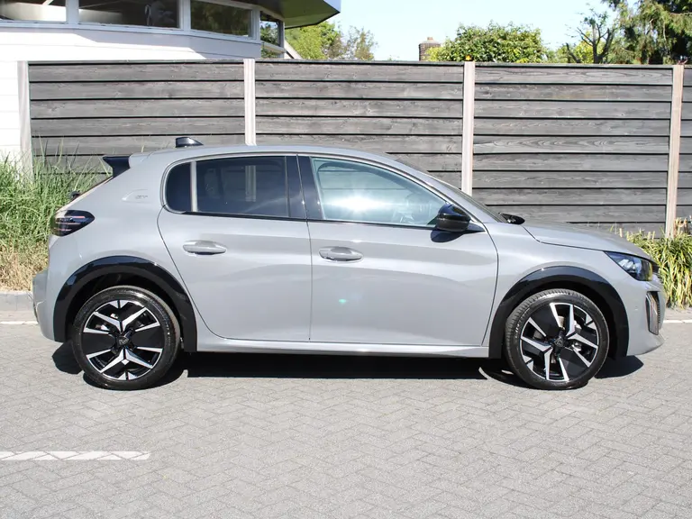 Peugeot 208 GT 1.2 Hybrid 145PK e-DCS6 Automaat Navigatie, Rondomzichtcamera, Keyless, Massage, Stoelverwarming, Parkeersensoren afbeelding 9