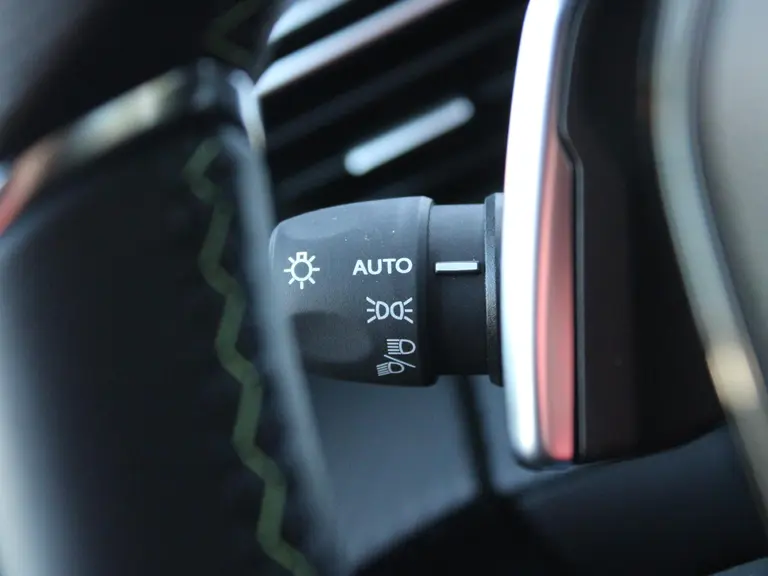 Peugeot 208 GT 1.2 Hybrid 145PK e-DCS6 Automaat Navigatie, Rondomzichtcamera, Keyless, Massage, Stoelverwarming, Parkeersensoren afbeelding 23