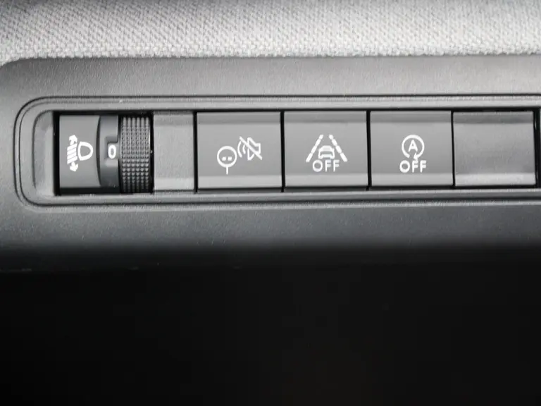 Citroën C3 Aircross Plus 1.2 Turbo 100pk Achteruitrijcamera, Climate Control, Cruise Control, Apple Car Play, Android Auto Navigatie afbeelding 28