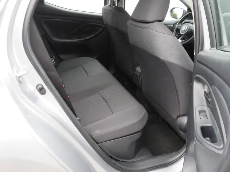 Toyota Yaris 1.5 Hybrid Dynamic, Automaat, ORG NL, 10.000 KM. LM-Velgen, Apple carplay/Androidauto afbeelding 13