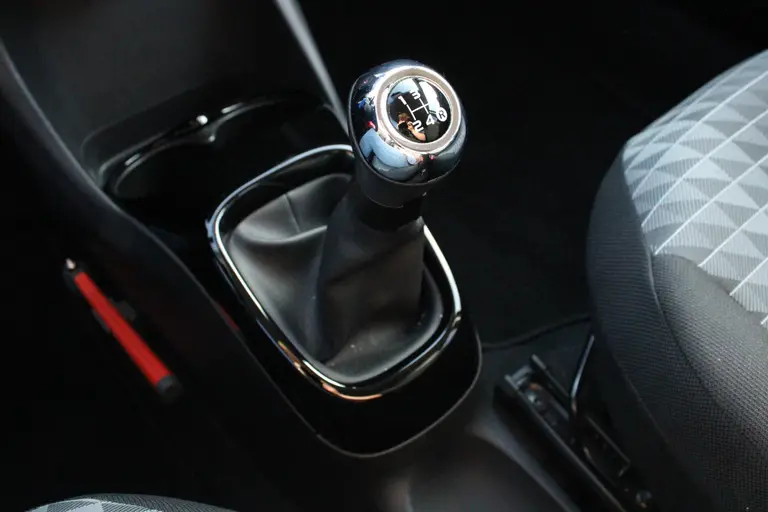 Peugeot 108 Allure 1.0 e-VTi 72PK 5DRS Climate control, Dimlicht Automatisch, Apple Carplay, Android Auto afbeelding 21