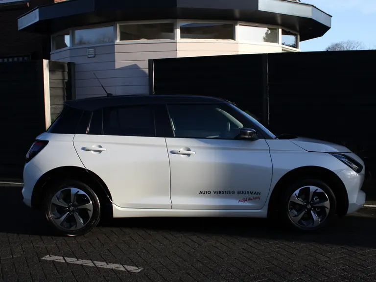 Suzuki Swift 1.2 Style 85PK Smart Hybrid CVT Automaat Two-Tone dak, Climate Control, Navigatie, Lichtmetalen velgen, Zwarte Wielkast randen afbeelding 11