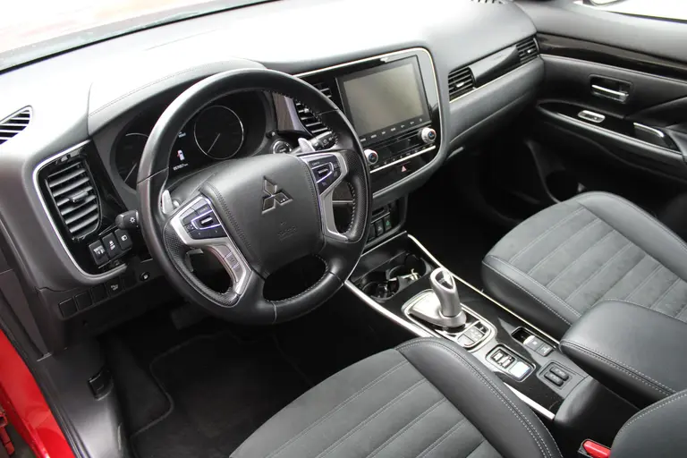 Mitsubishi Outlander 2.4 PHEV Intense+ Cruise/Climate control, Apple carplay/Android auto, Camera, Stoelverwarming, 18"LM velgen, afbeelding 11