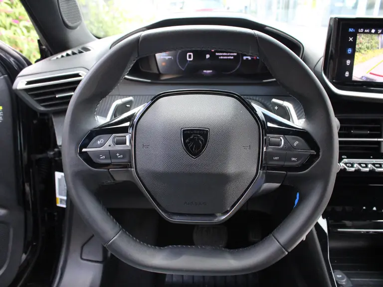 Peugeot 2008 Allure 1.2 PureTech 130PK EAT8 Automaat Navigatie, Camera Voor & Achter, Adaptieve Cruise Control, Dodehoek, Parkeersensoren afbeelding 18