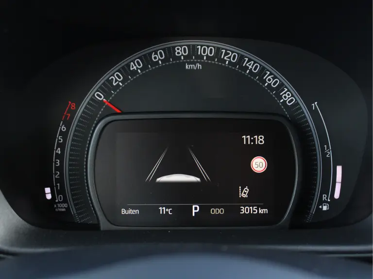 Toyota Aygo X 1.0 VVT-i S-CVT Pulse Automaat Adaptieve Cruise en Climate Control, Carplay/Android Auto, Keyless Go afbeelding 32