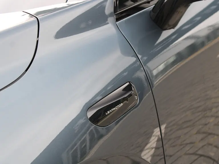 Leapmotor C10 REEV Design 28.4 kWh Camera systeem rondom, Stoelverwarming/koeling, Panoramadak, Navigatie afbeelding 10