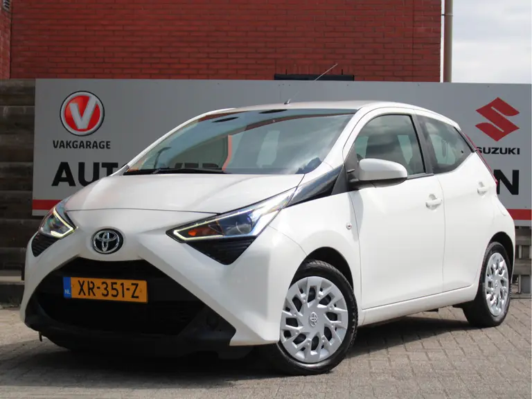 Toyota Aygo 1.0 VVT-i x-play Navigatie, Achteruitrijcamera, Carplay/Android Auto, Bluetooth, Airco afbeelding 10